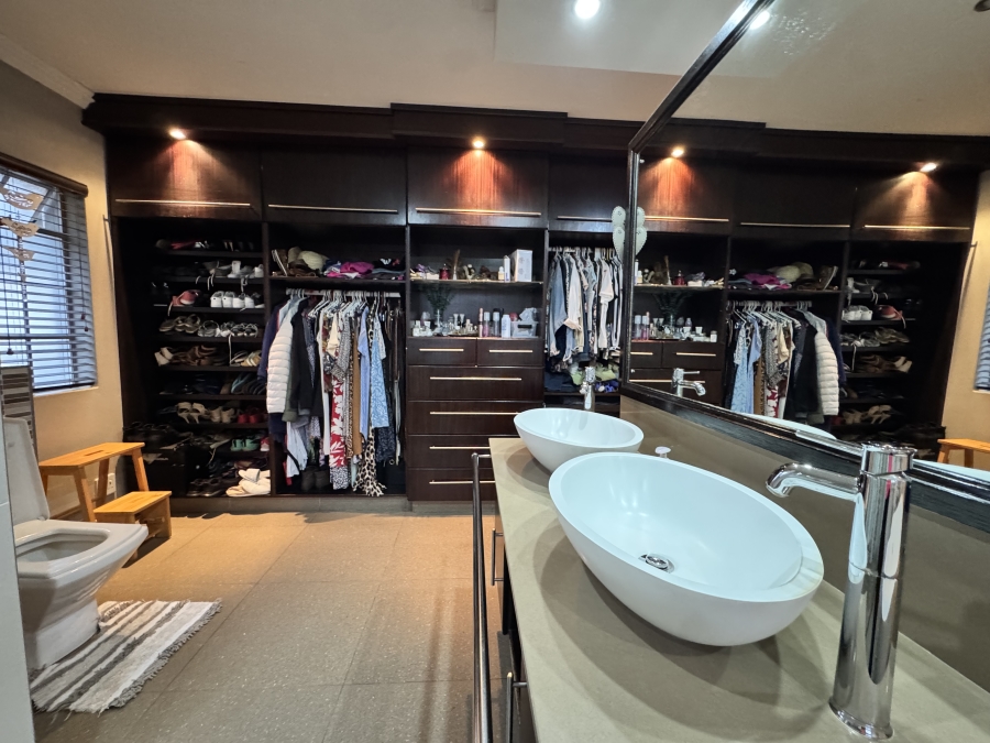 4 Bedroom Property for Sale in Wilkoppies North West